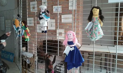 Étudiants et seniors main dans la main pour aider l’Unicef