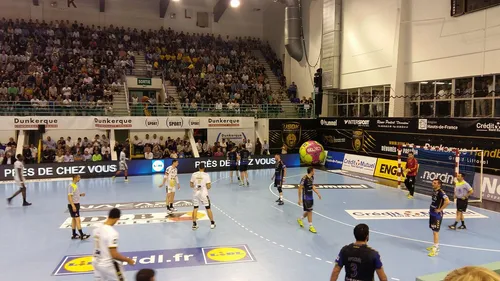 Dunkerque termine par une victoire et un bel hommage