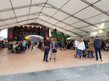 Ambiance unique à Loon-Plage avec Het Lindeboom