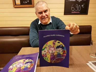 Les enfants incollables sur le carnaval avec un livre pour eux :...