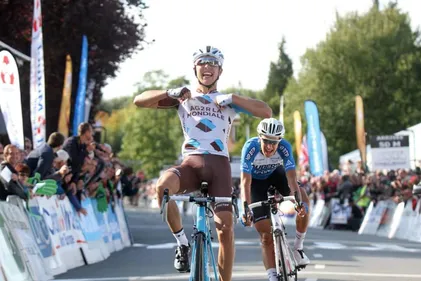 La jeunesse et les échappés au pouvoir à Isbergues