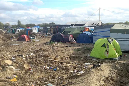 Côte d'Opale: l'accès à l'eau potable pour les migrants pas...