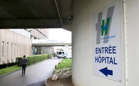 35 postes supprimés à l’hôpital, le personnel fait signer une pétition
