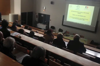 Et si les mairies embauchaient des apprentis pour pallier à la fin...