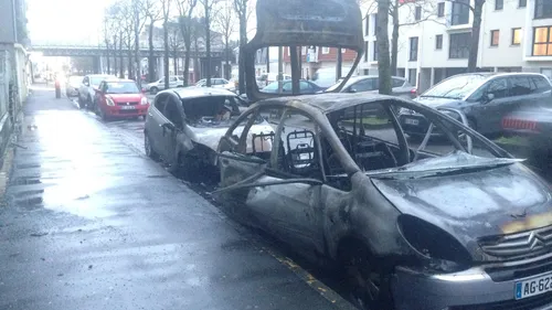De nouvelles voitures brûlées boulevard Clocheville
