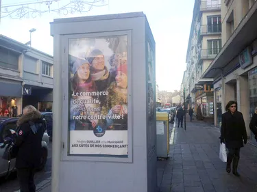 Après la campagne pour dénoncer le départ d’H&M, d’autres affiches...