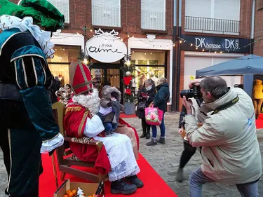 A Dunkerque, Saint Nicolas a salué les petits et les grands