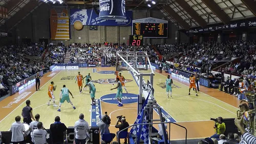 Sportica devrait bien être rénové, et Dunkerque devrait bien avoir...