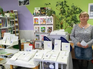 Emprunter un livre à l’aveugle à la bibliothèque de Wizernes