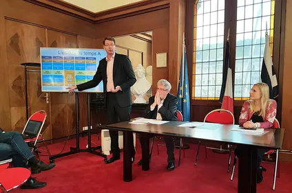 Votation à l’école, Patrice Vergriete : "L’essentiel, c’est de...