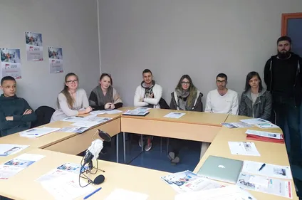 Onze jeunes vont filmer "le métier qui leur plaît"