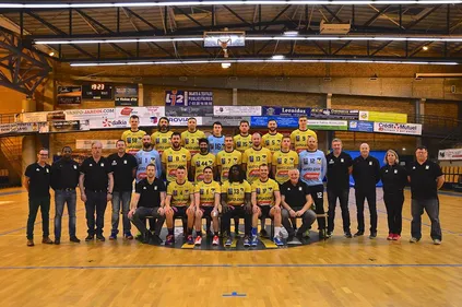 Le début des play-downs en hand, le foot, le rink, le hockey... Les...