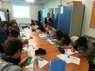 Des cours de math et de français en plein cœur de la centrale...