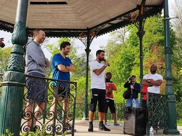 Robert Pires a couru avec ses fans à Saint-Omer