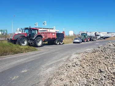 Les agriculteurs vont lever le blocage des raffineries de Mardyck...
