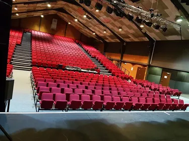 La rénovation du centre Georges Brassens "chère mais nécessaire"...