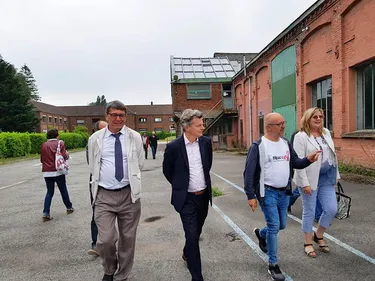 Des parlementaires communistes de la région en visite sur le site...