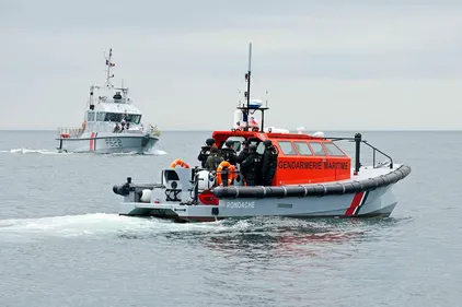 12 migrants et 3 passeurs interpellés à bord d'une embarcation