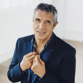 Julien Clerc : nouveau coach pour remplacer Florent Pagny dans The...