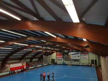 Le toit de la salle du Brockus est réparé