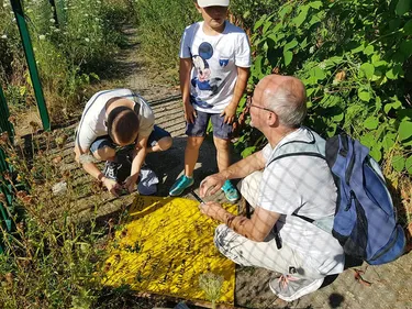 Pour occuper vos vacances, partez à la chasse aux caches avec le...