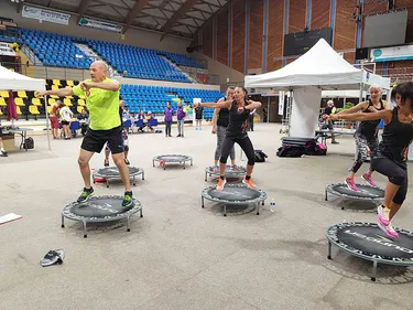 Zoom sur le ubound, du fitness sur mini-trampoline