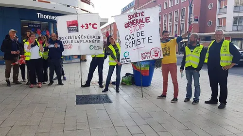 Des associations écologistes sensibilisent les passants au...