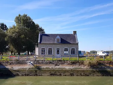 La maison de l’éclusier transformée en brasserie