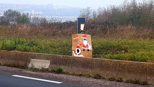 Le radar de la rocade A16/Port masqué par les Gilets Jaunes