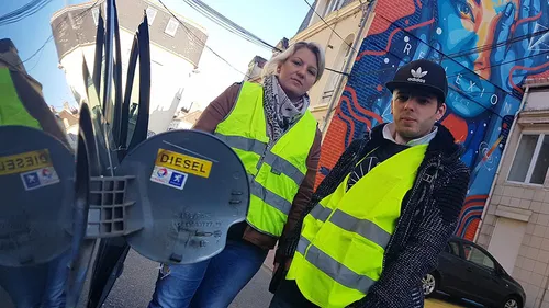 Les blocages contre le prix des carburants s’organisent