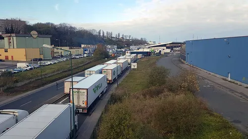 Les gilets jaunes "prêts à jouer au chat et à la souris" avec les...