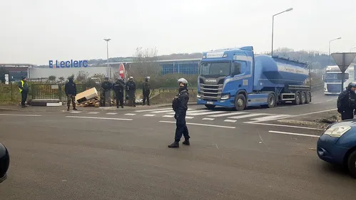 Gilets jaunes : la liaison entre l’A16 et Capécure rétablie… pour...