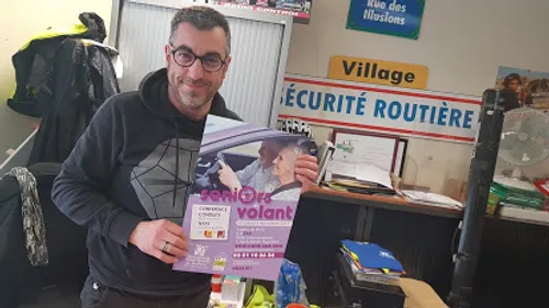 Une séance de conduite avec moniteur d’auto-école pour les seniors...