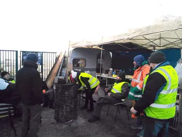 Les gilets jaunes tiennent bon, et ils veulent le faire savoir
