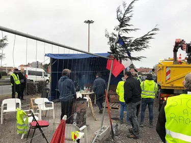 Les gilets jaunes évacués des ronds-points ce matin