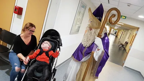 Saint-Nicolas a rendu visite aux enfants de l’hôpital Duchenne