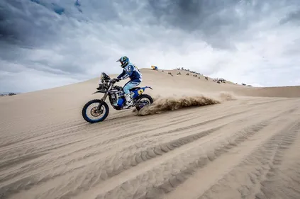 Le Dakar commence piano pour Adrien Van Beveren