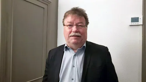 Bruno Magnier quitte le PS et envisage sa candidature aux...