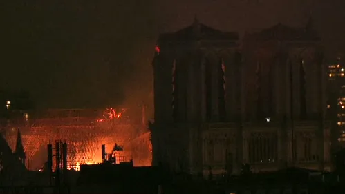 Notre-Dame de Paris ravagée par un incendie, vive émotion partout...