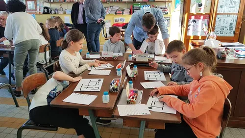 Des petits robots pour apprendre la programmation aux enfants