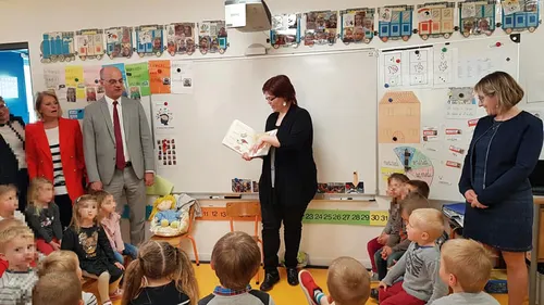 Le Ministre de l’Education nationale était en visite à Dennebroeucq...