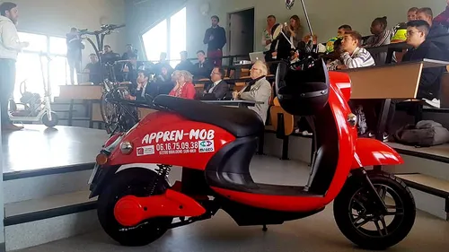 Un scooter, 2 vélos et une trottinette électriques en location pour...