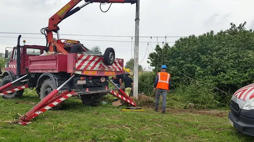 Un chantier atypique dans le marais audomarois pour rénover le...