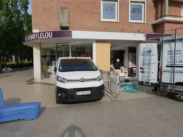 Attaque à la voiture-bélier chez Afflelou