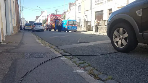 Des lignes téléphoniques arrachées par un camion