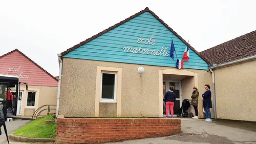 A Ecques, la commune et le département ensemble autour de deux projets