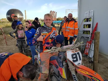 Nathan Watson, d'un souffle dans le sable