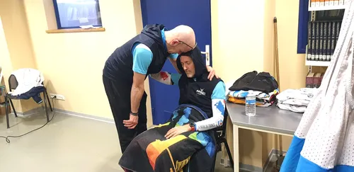 6 jours et 6 nuits sur un vélo pour combattre la maladie et la...