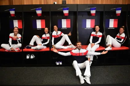 Kristina Mladenovic au coeur du jeu pour aller chercher la dernière...