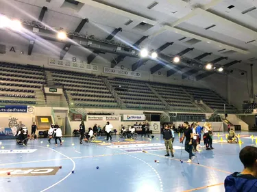 300 enfants rassemblés pour "Handirect du stade"